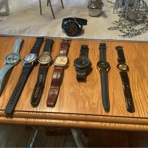 8 watches price is for all of them you get all 8 watches for the price